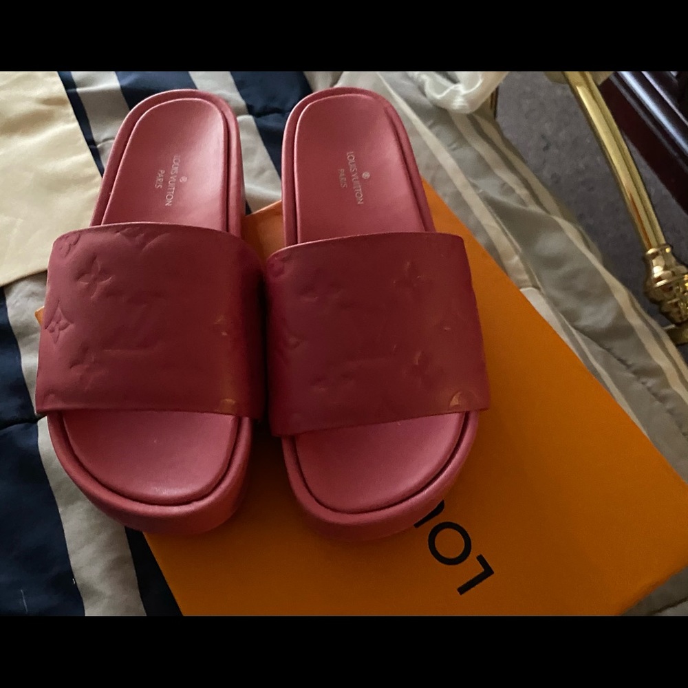 LV authentic Jumbo flatform mule